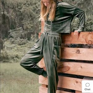 OFFLINE by Aerie After Party Velour Jogger set gray Small